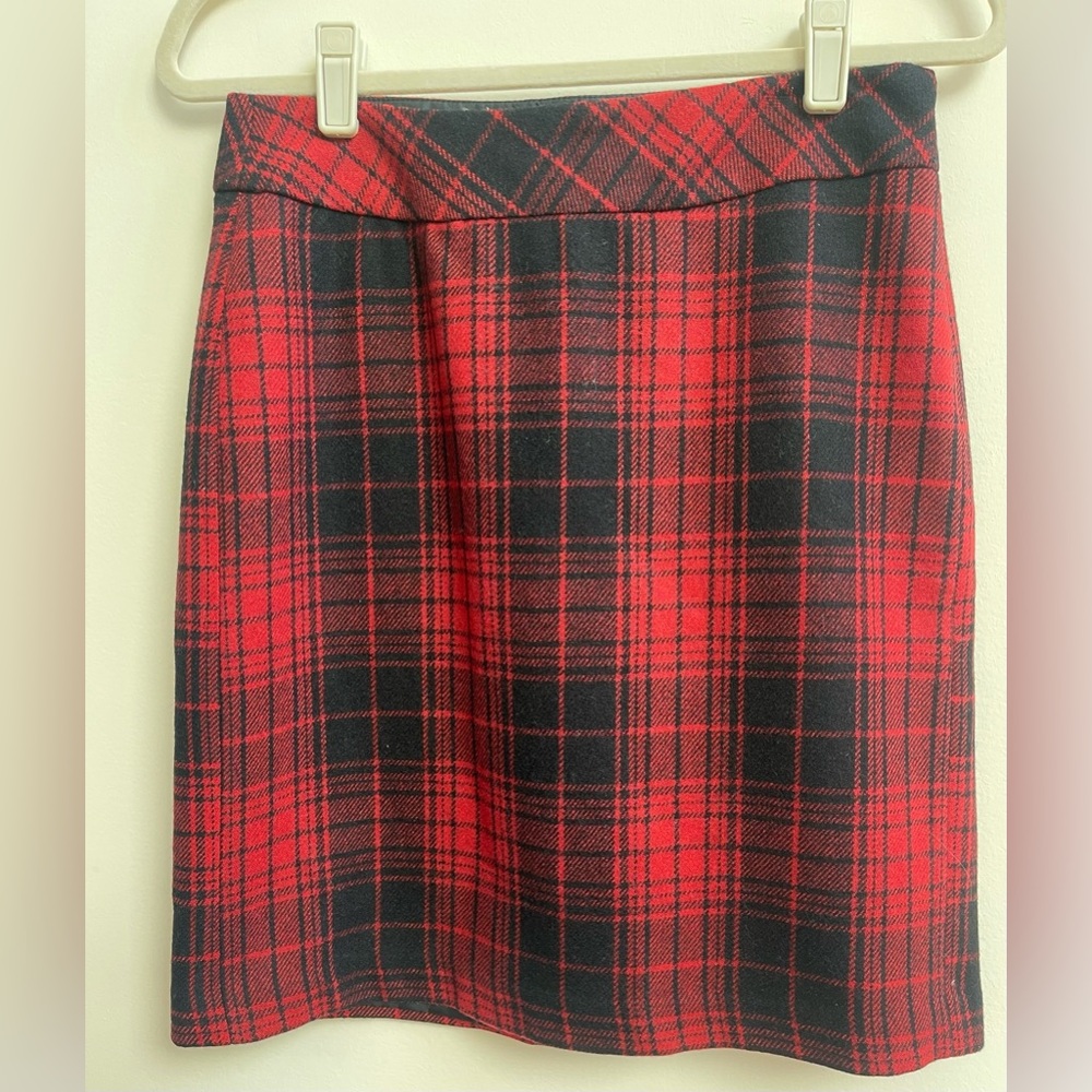 Eddie Bauer Classic Red and Black Plaid Skirt  Size 2